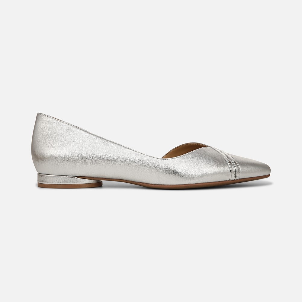 Naturalizer sales womens flats