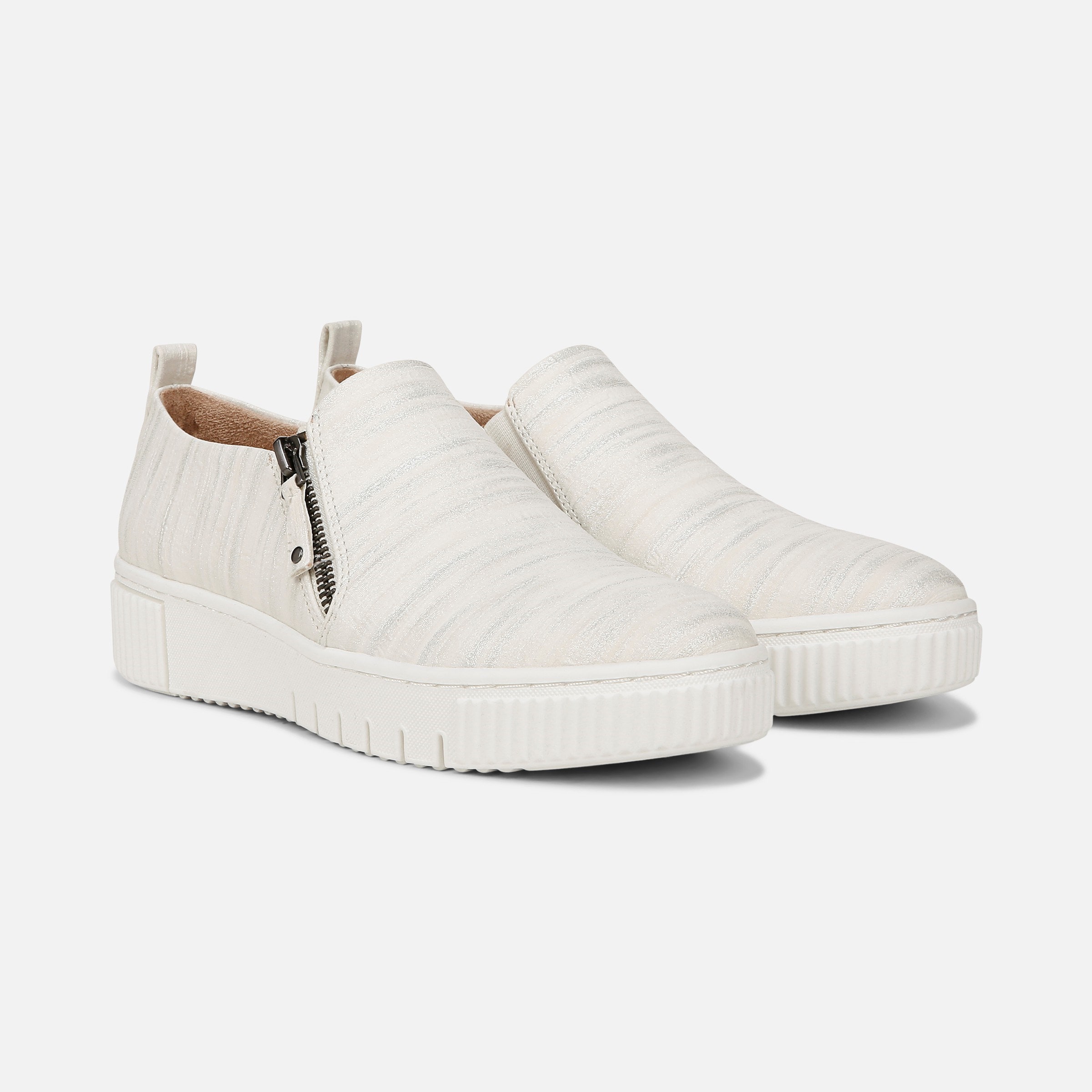 Naturalizer carly sale slip on sneaker