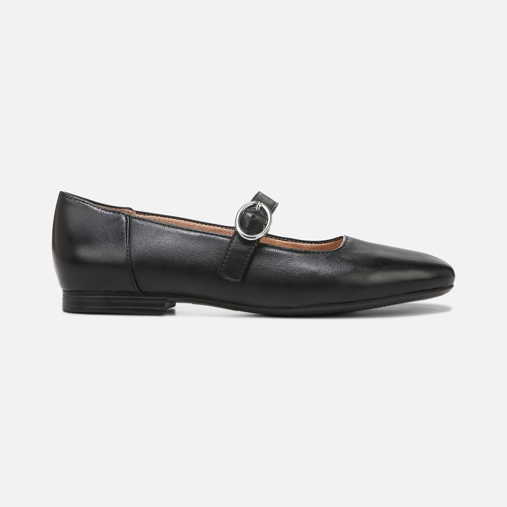 Naturalizer shoes deals black flats