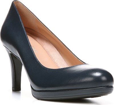 Naturalizer whitney deals pump navy