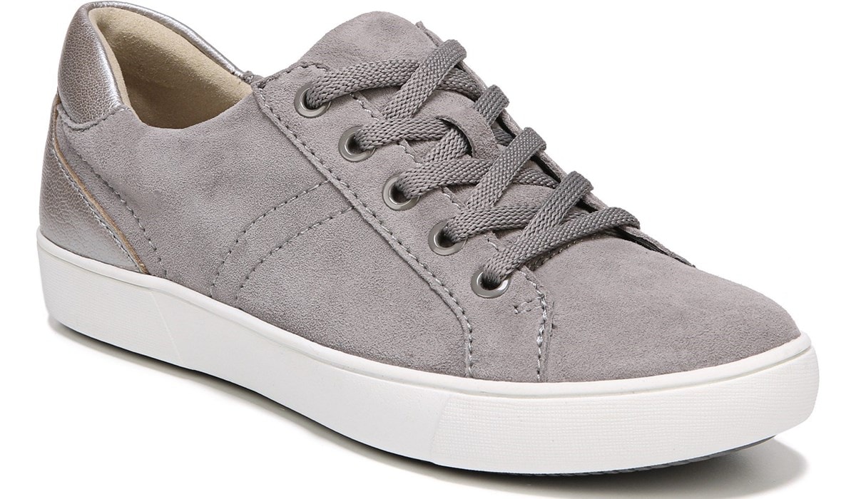 Naturalizer store walking shoes